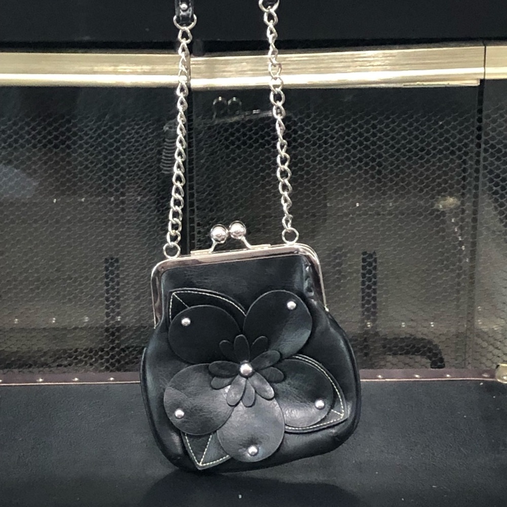 Black coin purse with flower